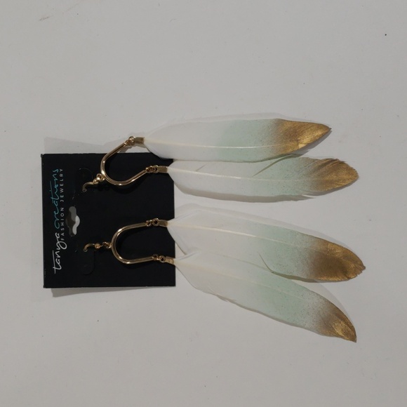 Boho Chic White & Gold Feather 5" Drop Dangle Earrings – Lightweight & Stylish - Picture 7 of 10